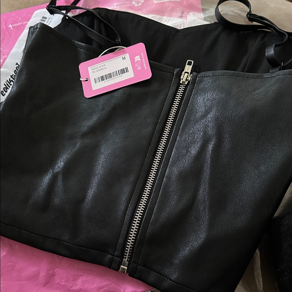 edikted NWT Nia Cutout Shredded Faux Leather Black Strappy Crop Top - Picture 7 of 9